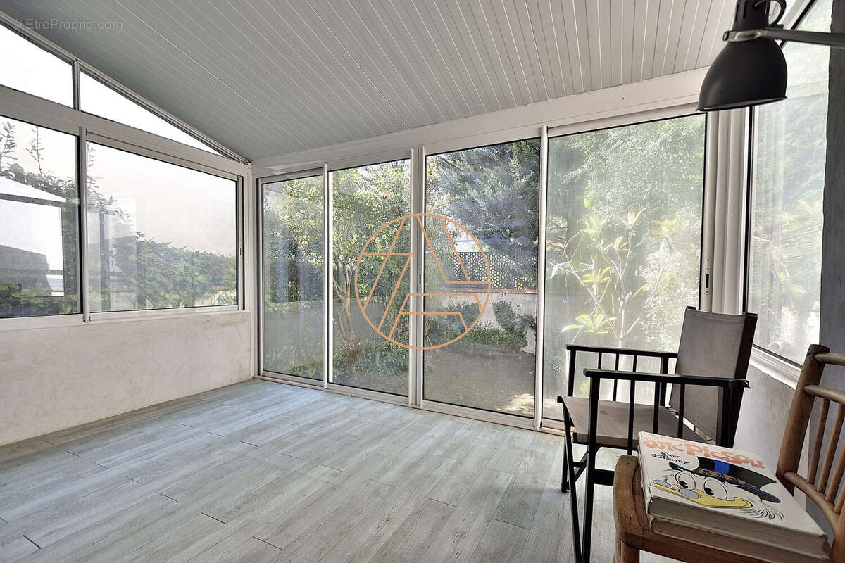 Maison à SAINT-MAUR-DES-FOSSES