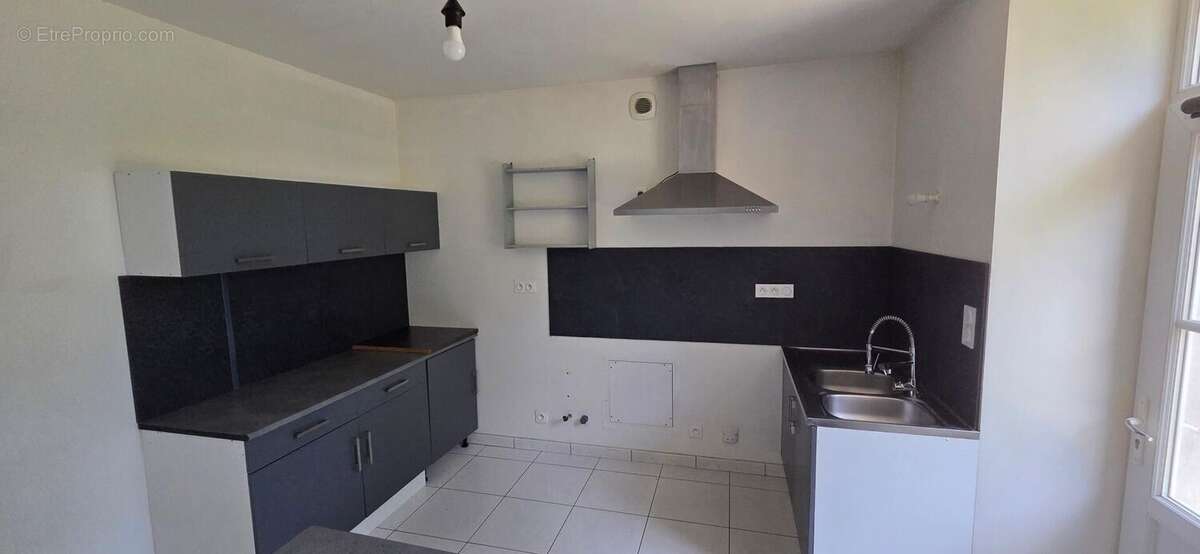Maison 133 m² à Leigne-Les-Bois  - photo 4