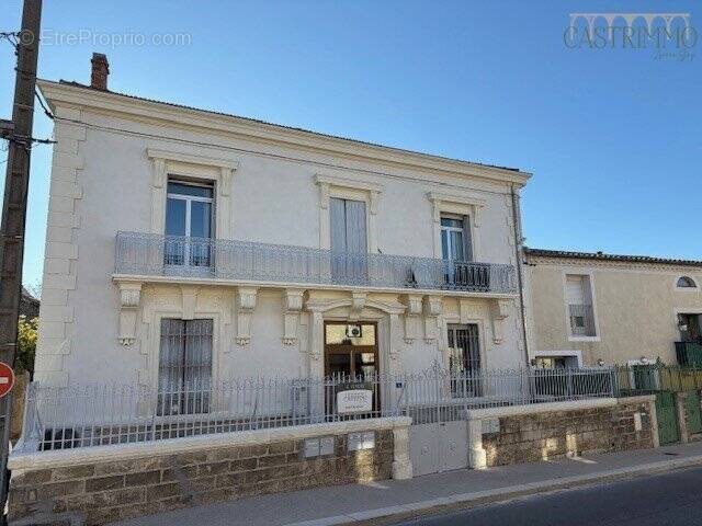 Commerce à CASTRIES
