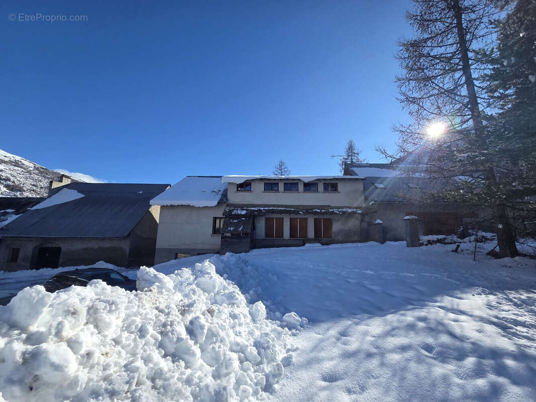 Commerce à LE MONETIER-LES-BAINS