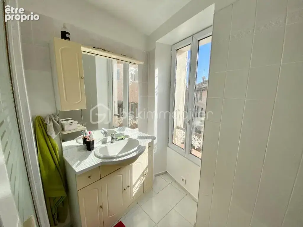 Maison de 103 m2 située en plein cœur du village - 6 pièces – fort potentiel d'aménagement - photo 8