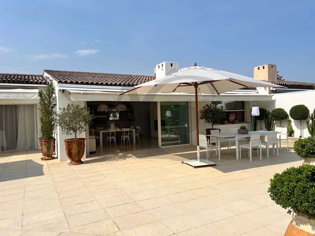 Maison à VILLENEUVE-LOUBET