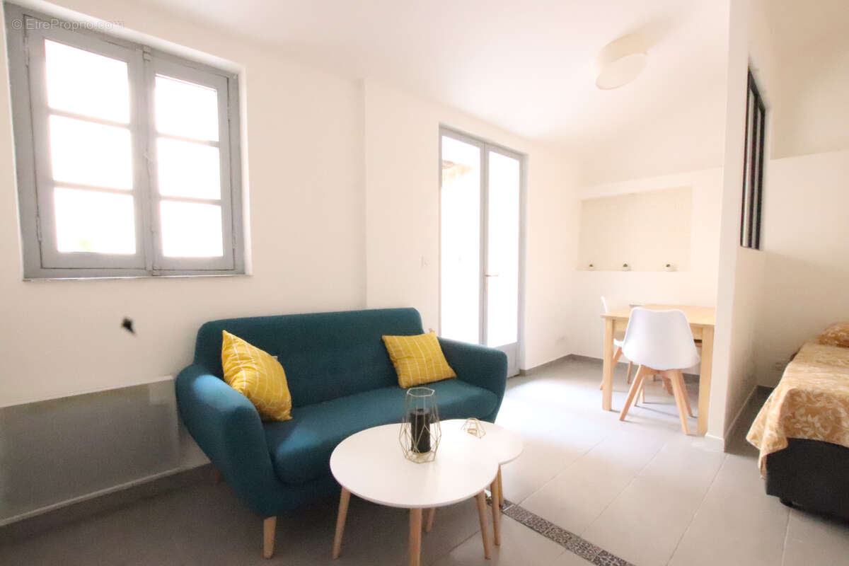 Appartement à MARSEILLE-1E