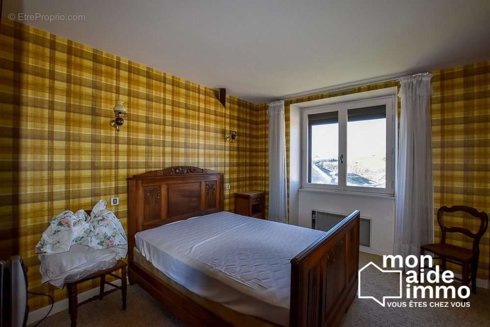 Maison à RIEUPEYROUX