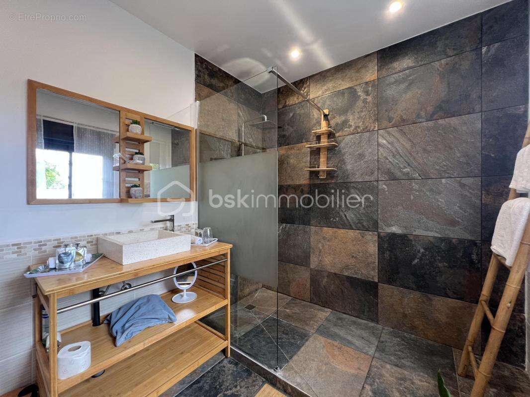Ensemble de 2 villas t8 et t5 avec piscines de 254 m2 et 120 m2 sur un terrain de 2054 m2 - photo 23