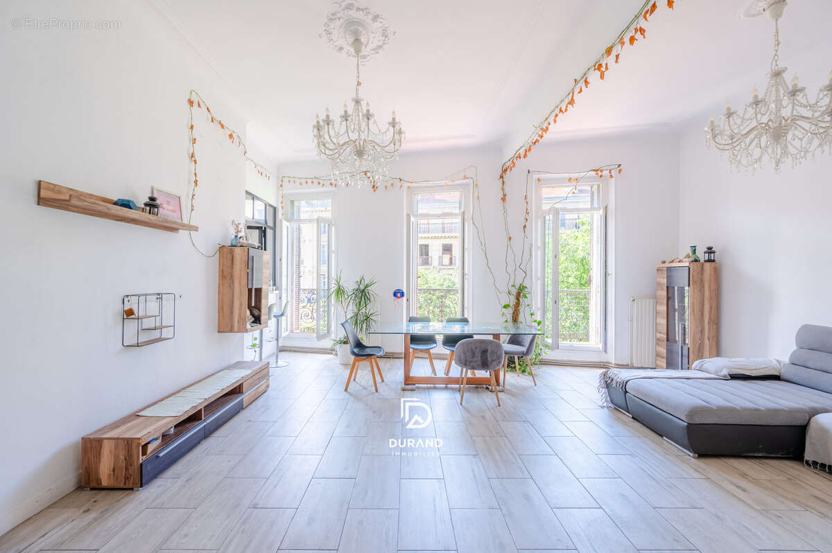 Appartement à MARSEILLE-2E