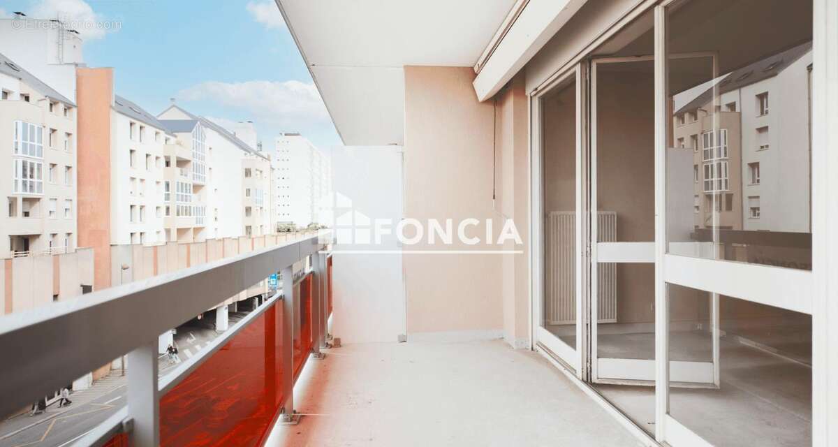 Appartement t3 avec balcon, stationnement et cave - proche gare - photo 2