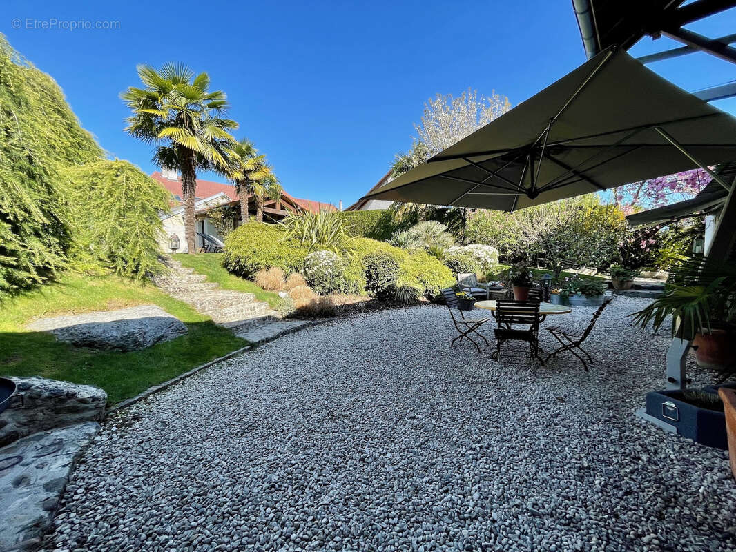 Maison à DIVONNE-LES-BAINS