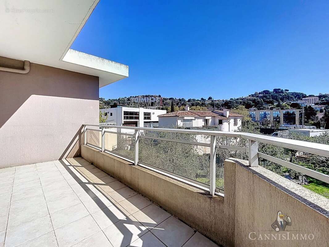 Appartement à MOUGINS