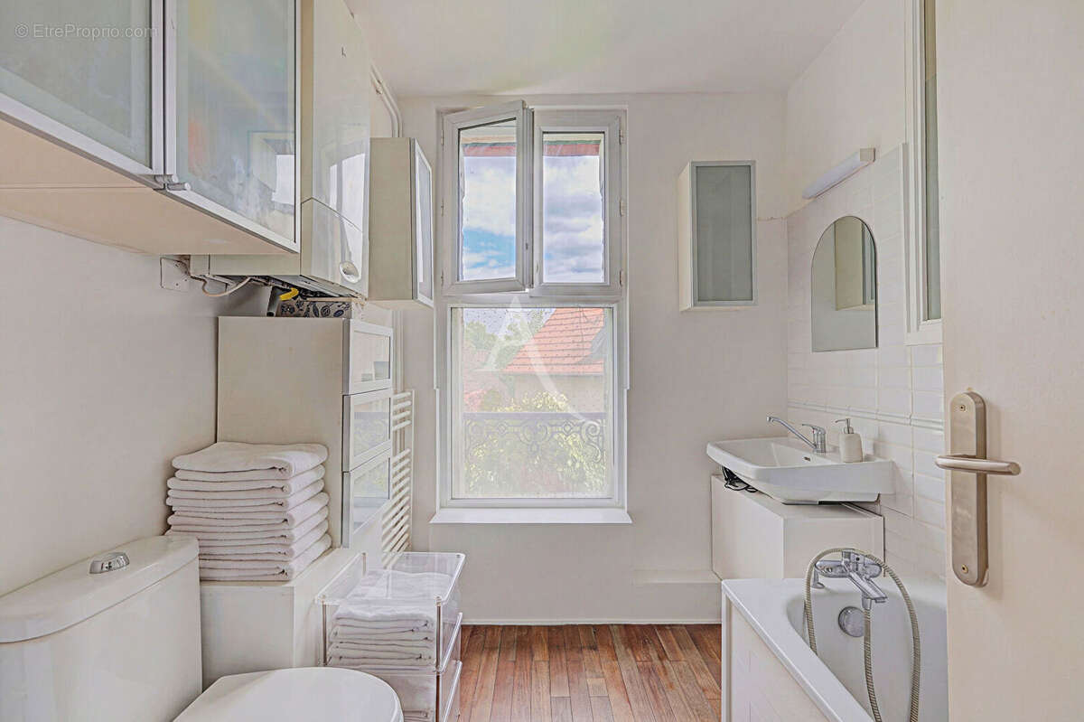 Appartement à LE PERREUX-SUR-MARNE