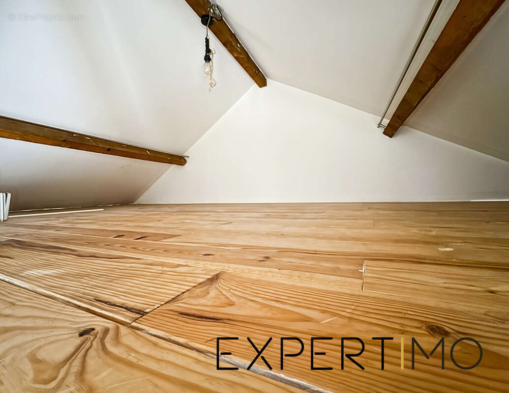 Appartement à SAULX-LES-CHARTREUX