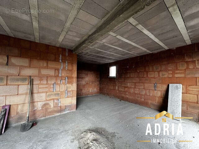 Appartement 330 m² à Florange  - photo 8