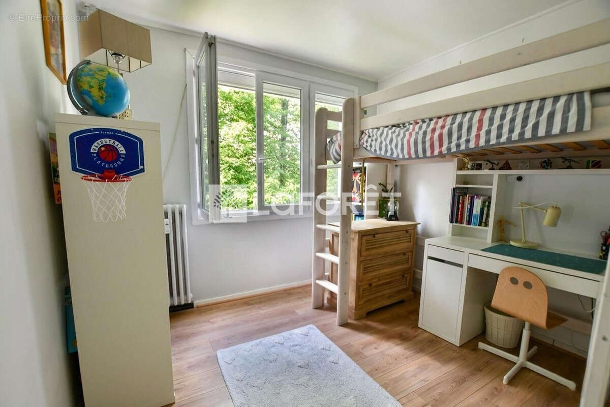Appartement à LA CELLE-SAINT-CLOUD