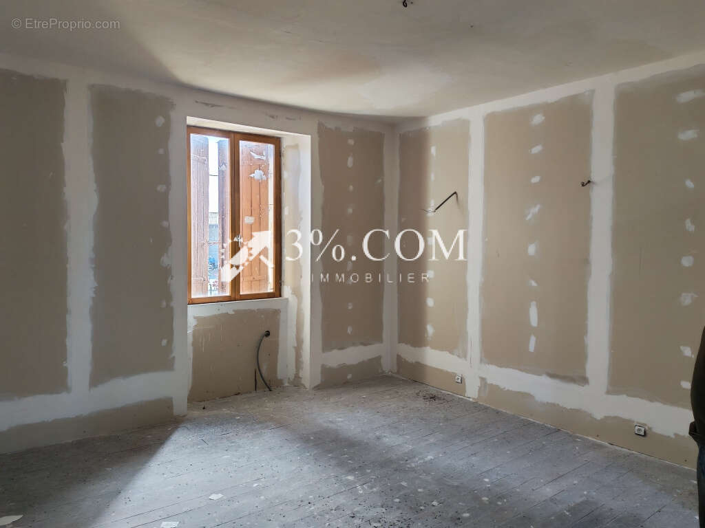 Ensemble immobilier à fort potentiel , ancienne école,  Comm - photo 8
