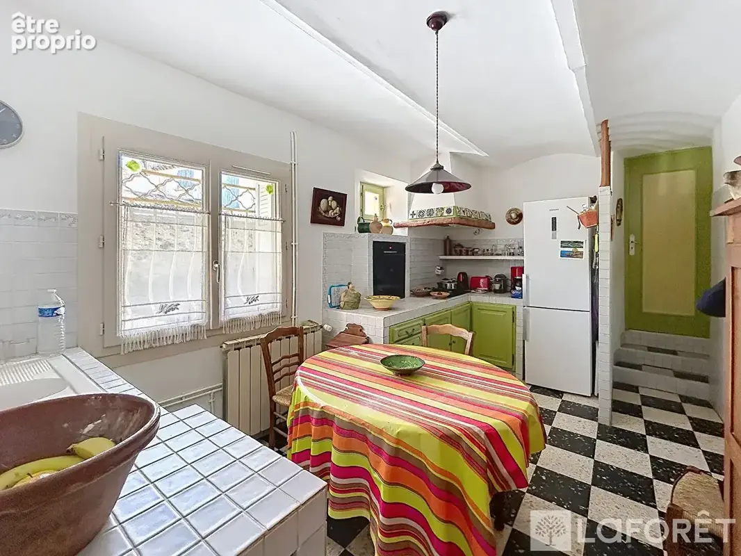 UCHAUX - Maison avec charme, 5 chambres, jardin 1000m² avec piscine - photo 5