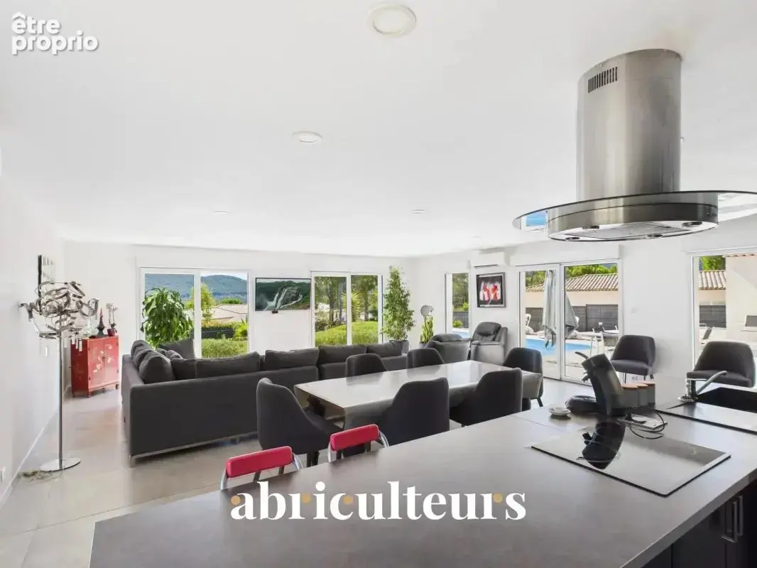 Jolie villa contemporaine/vue panoramique en vente à Bagnols-en-Forêt (83600) - photo 2