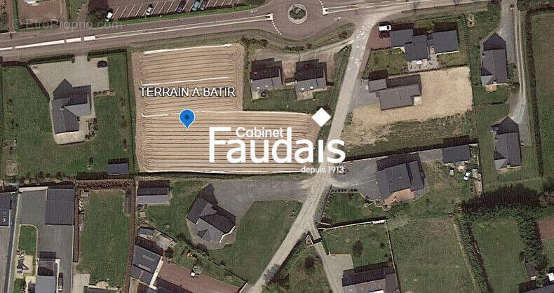 Terrain à CREANCES