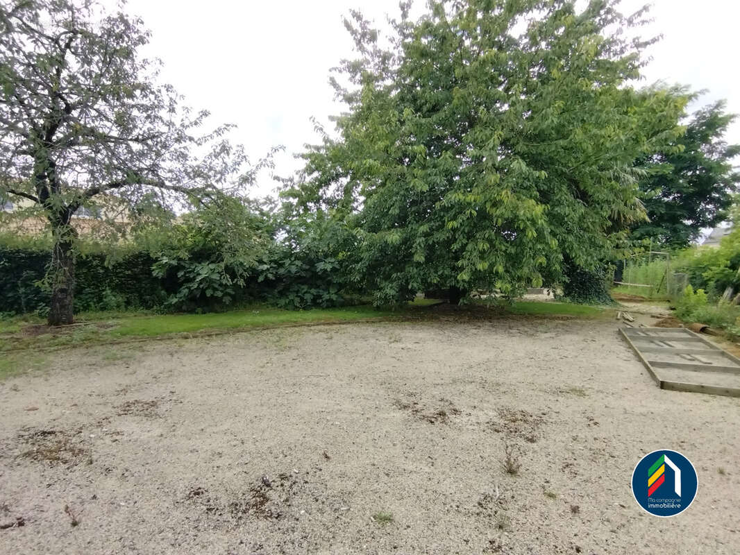 Maison à SAINT-MARTIN-DES-NOYERS