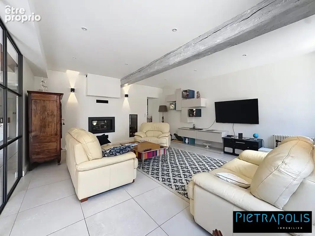 Maison 280 m² à Soucieu-En-Jarrest  - photo 4