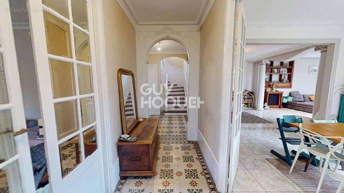 Maison à LES PAVILLONS-SOUS-BOIS