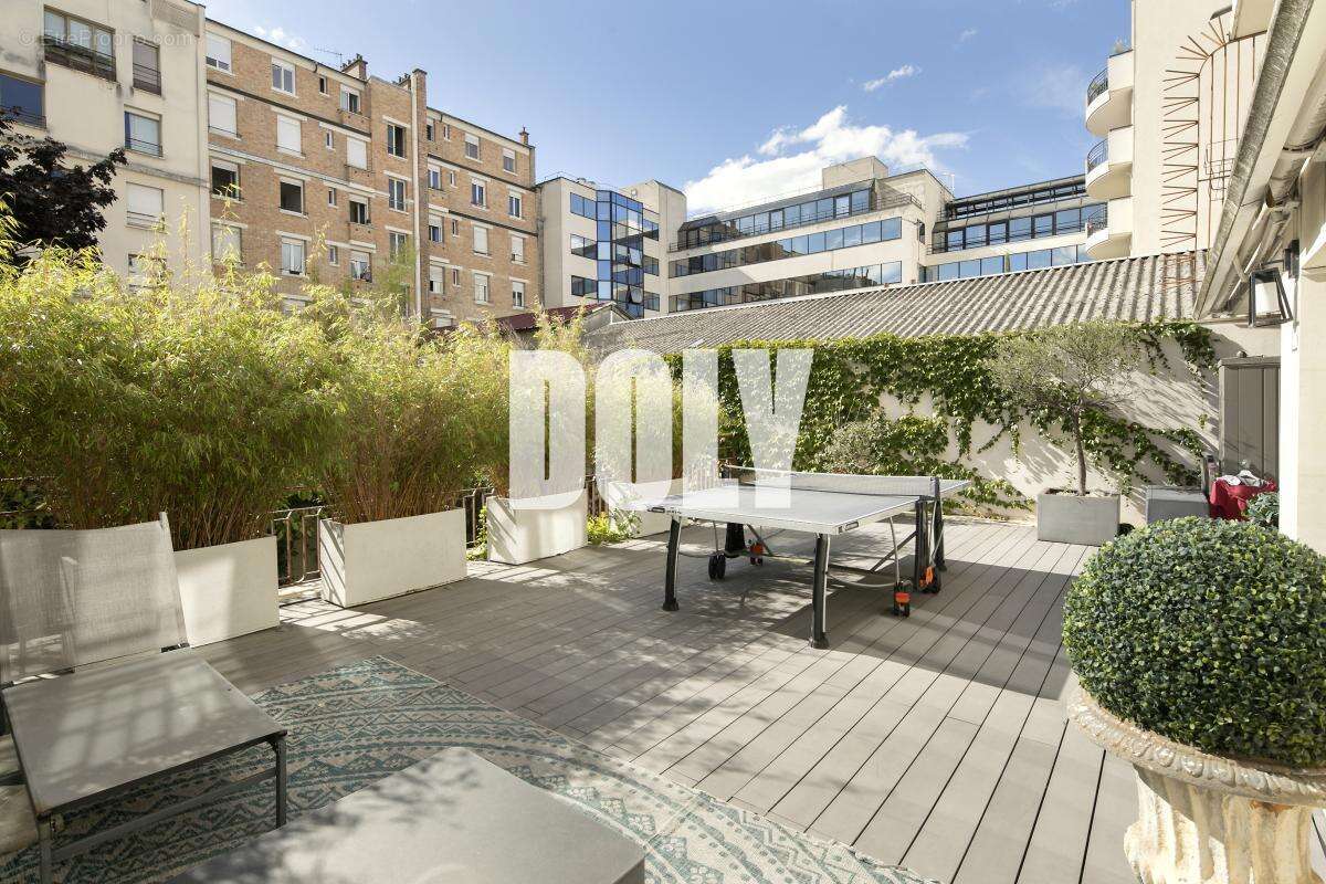 Appartement à LEVALLOIS-PERRET