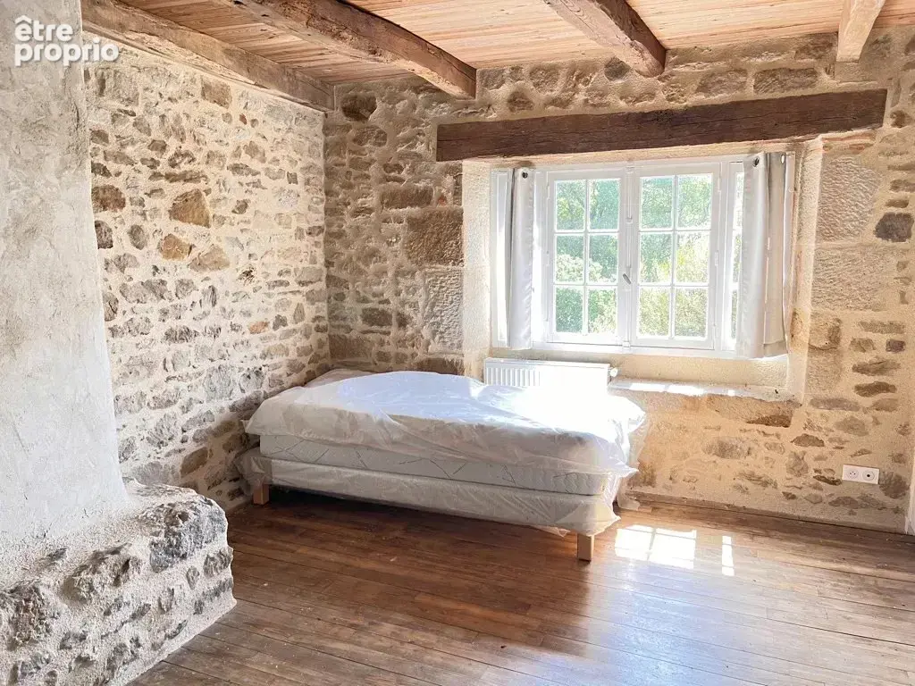 Environs de Figeac: Ensemble de deux maisons en pierre et dépendances avec 20 hectares - photo 14