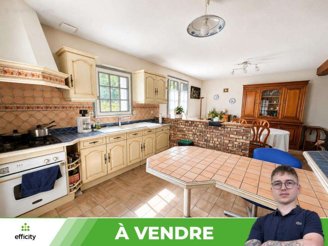Maison 143 m² à Descartes  - photo 13