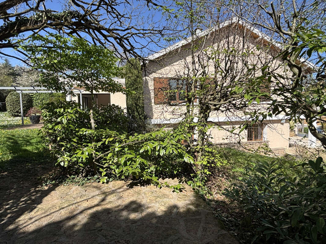 Maison à SAINT-CYR-AU-MONT-D&#039;OR