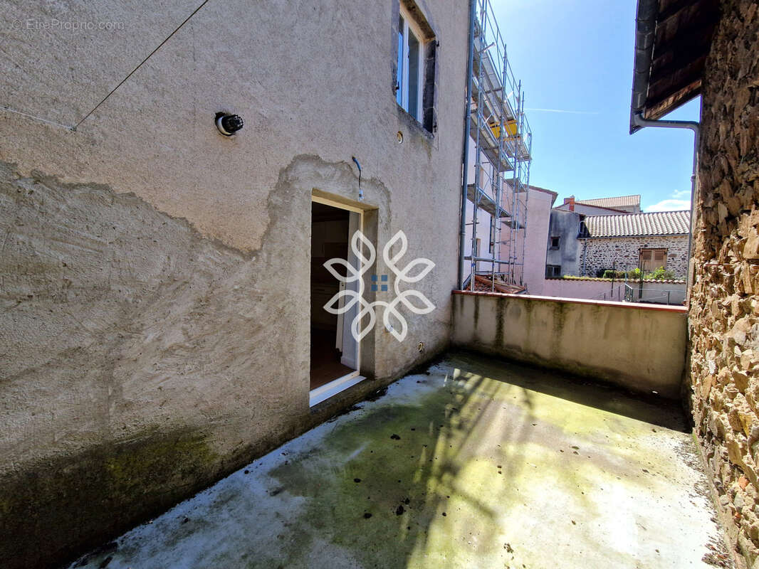 Appartement à PAULHAGUET