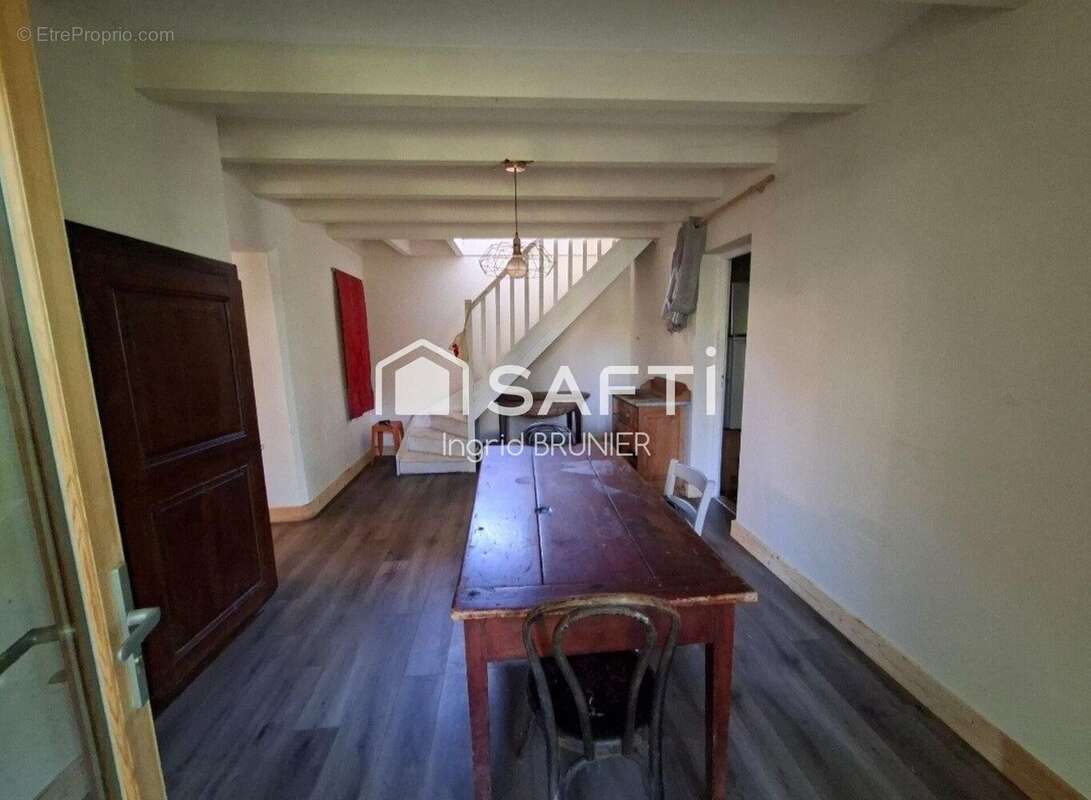 Maison 127 m² à Saint-Pierre-De-Curtille  - photo 6