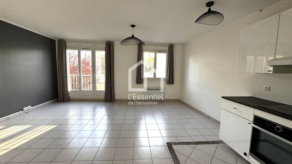 Appartement à VERNEUIL-SUR-SEINE