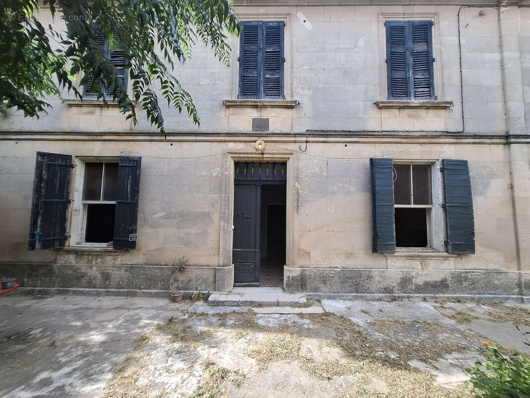 Maison à FONTVIEILLE