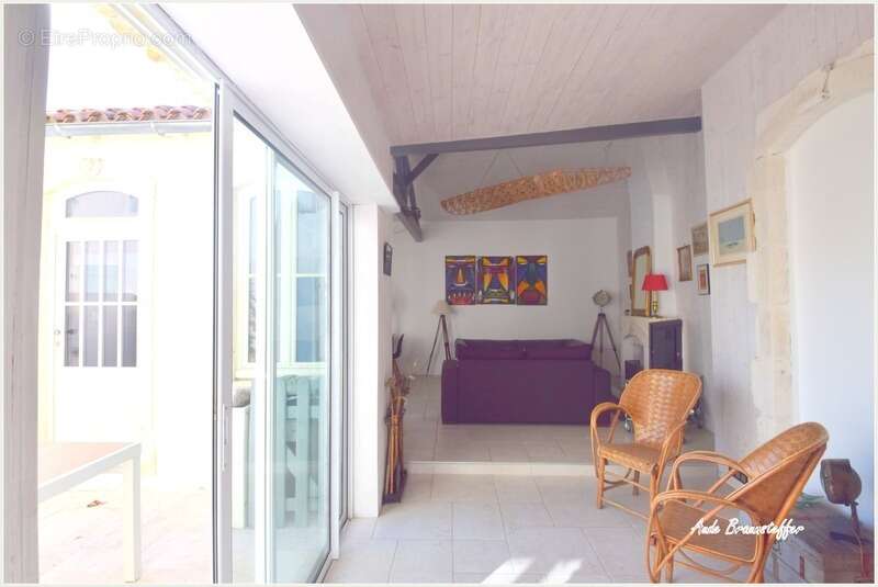 Maison à vendre 5 pièces SAINT CLEMENT DES BALEINES (17), 3 chambres, belle réception - photo 4