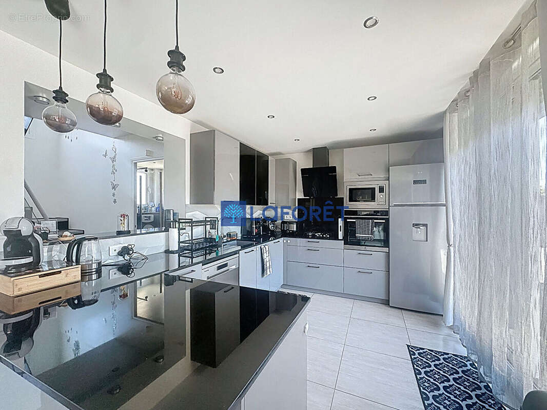 Maison à SAVIGNY-SUR-ORGE