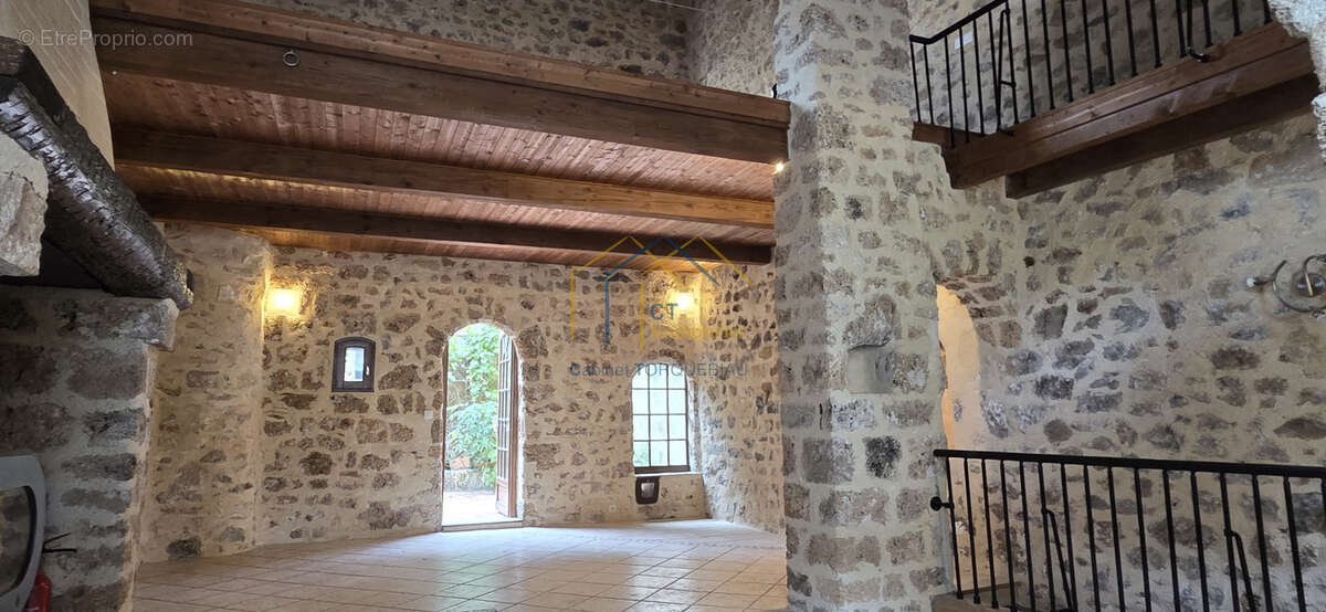 Maison à SAINT-GUILHEM-LE-DESERT