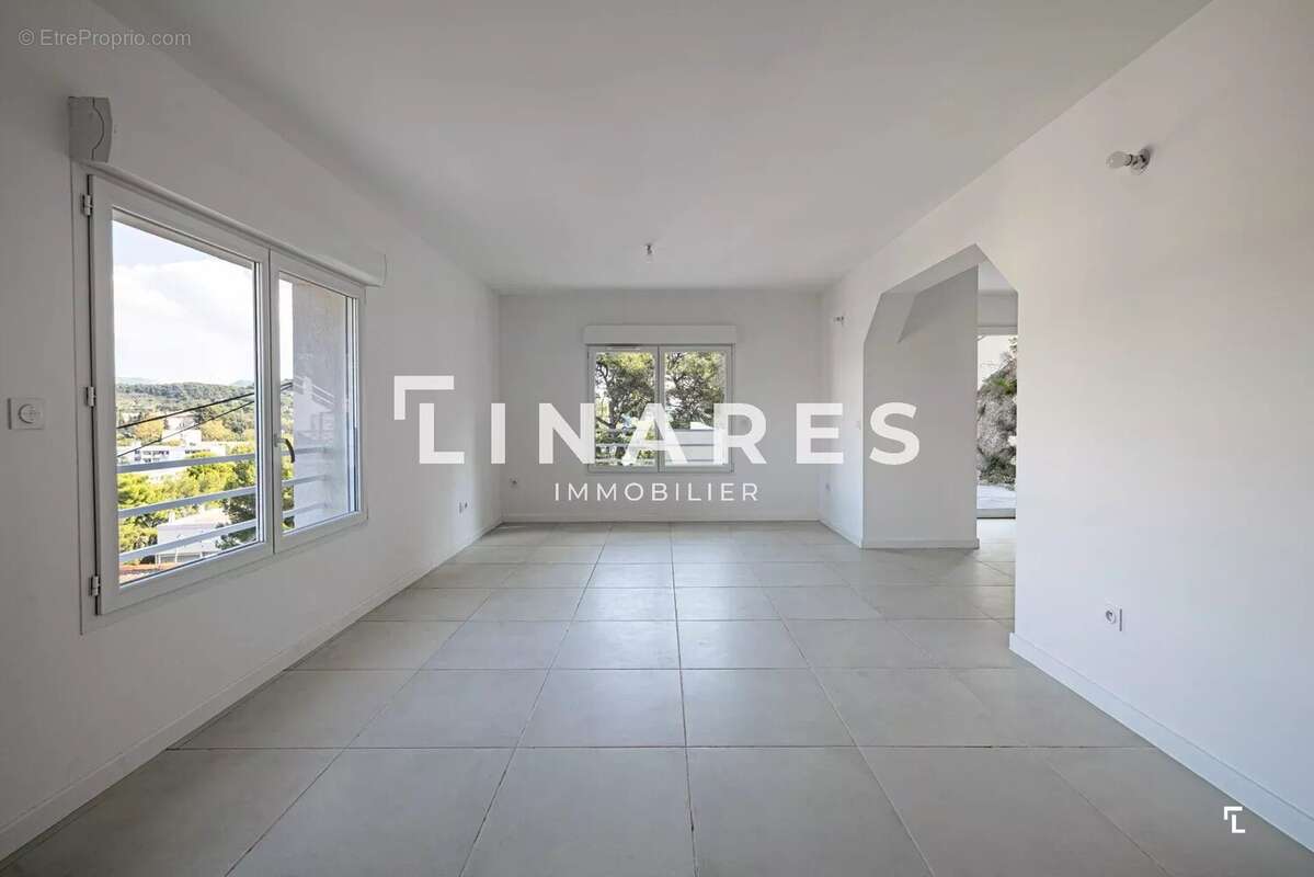 Appartement à MARSEILLE-12E