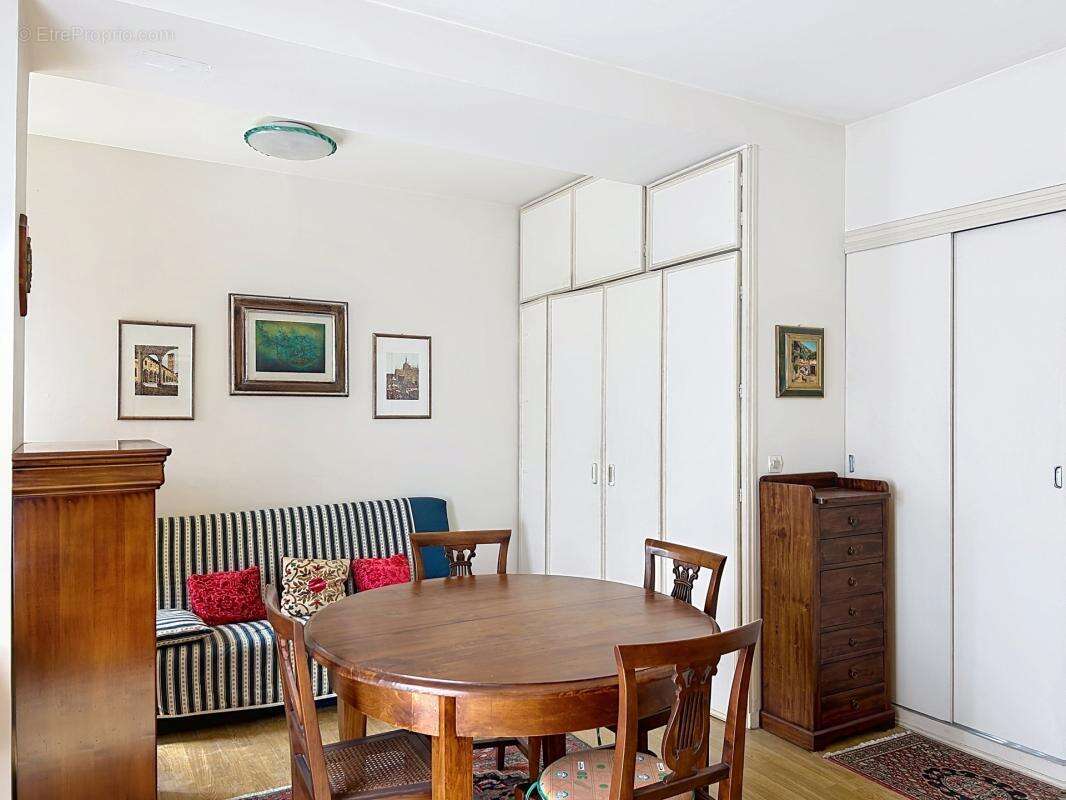 Appartement à PARIS-9E