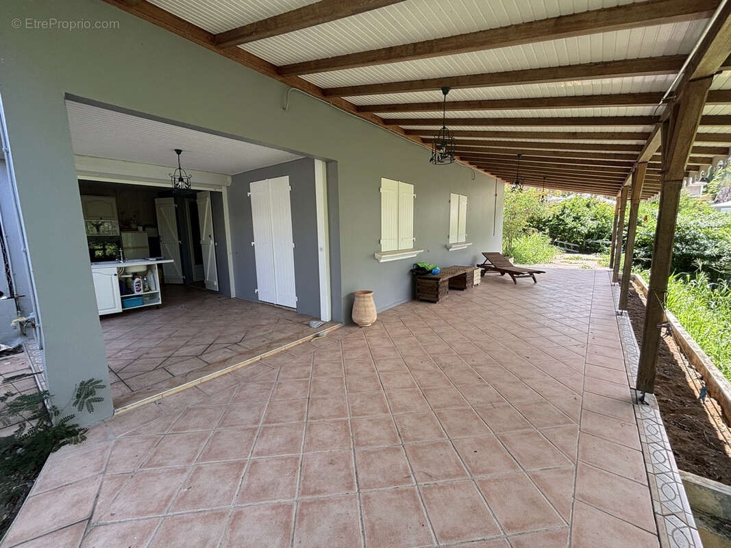 Maison à LES TROIS-ILETS