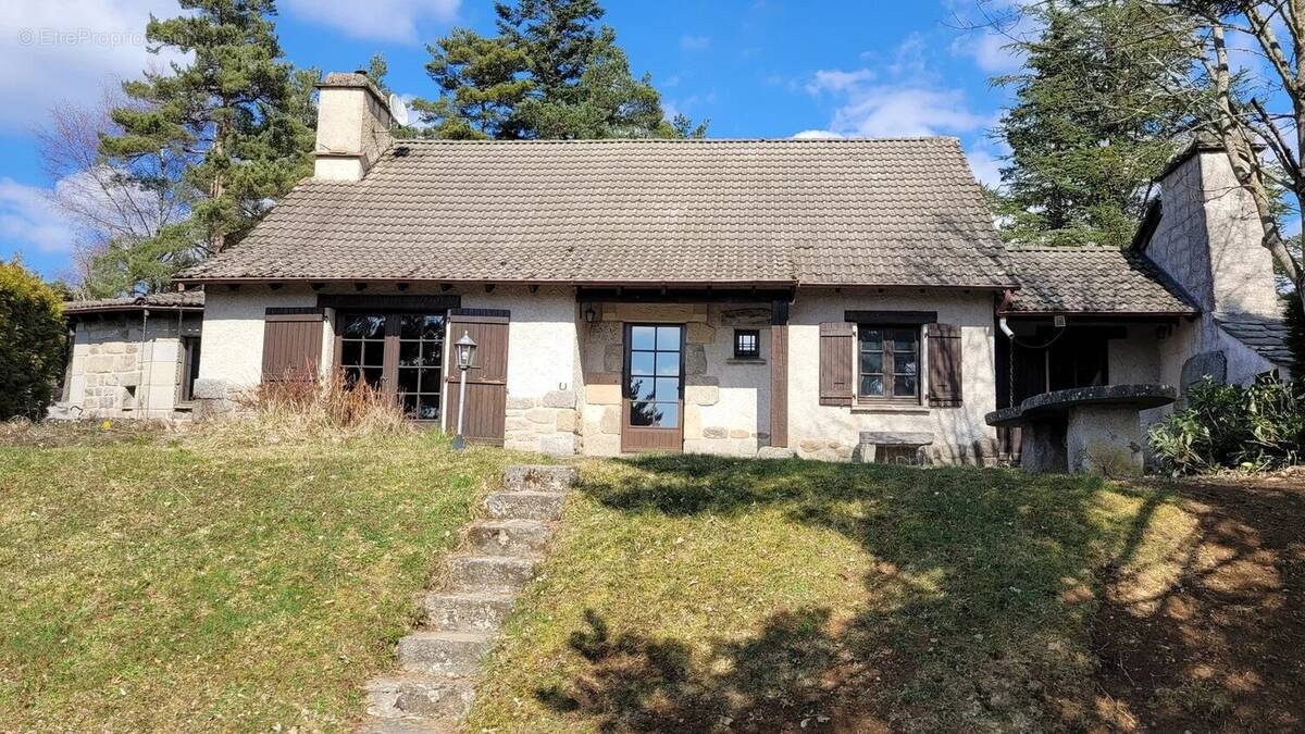 Maison à LE CHAMBON-SUR-LIGNON