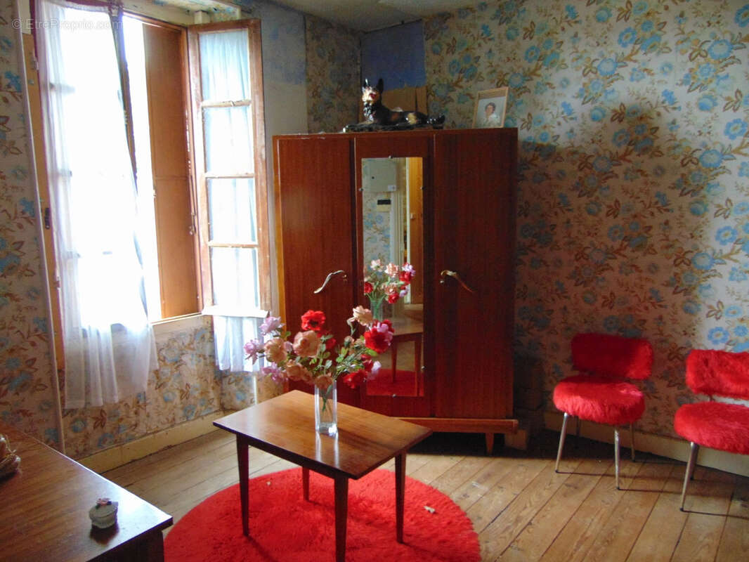 Maison à SOUVIGNE