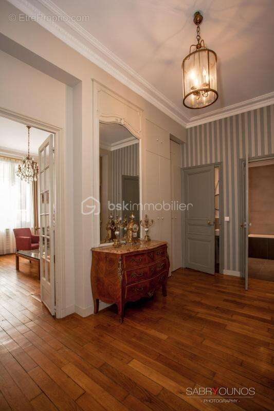 Appartement à PARIS-7E