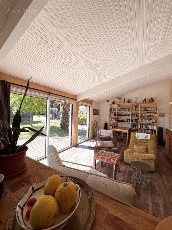Maison à VILLENAVE-D'ORNON