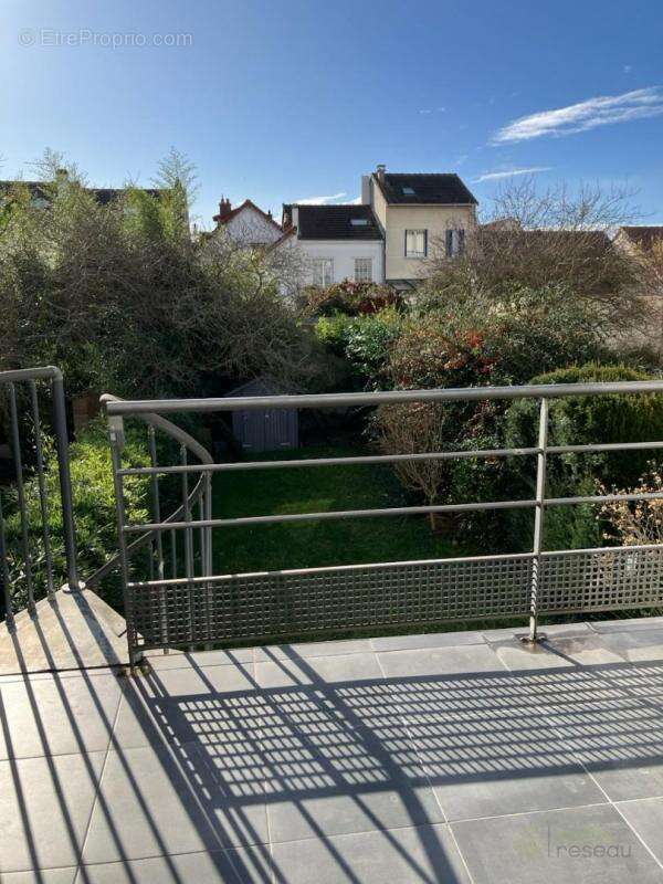 Maison à SURESNES