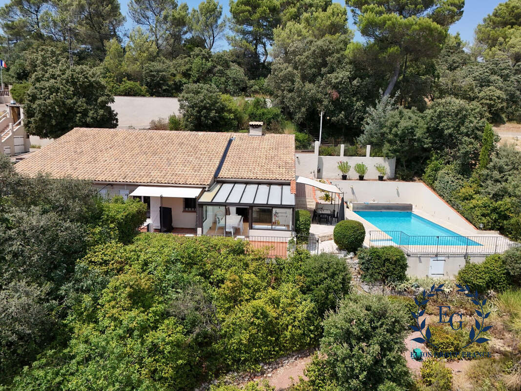 Maison 153 m² à Gareoult  - photo 2