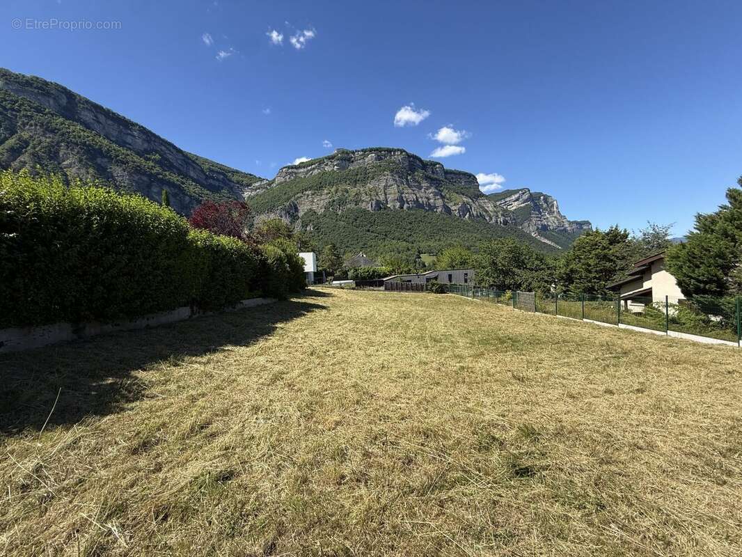 Terrain à BERNIN