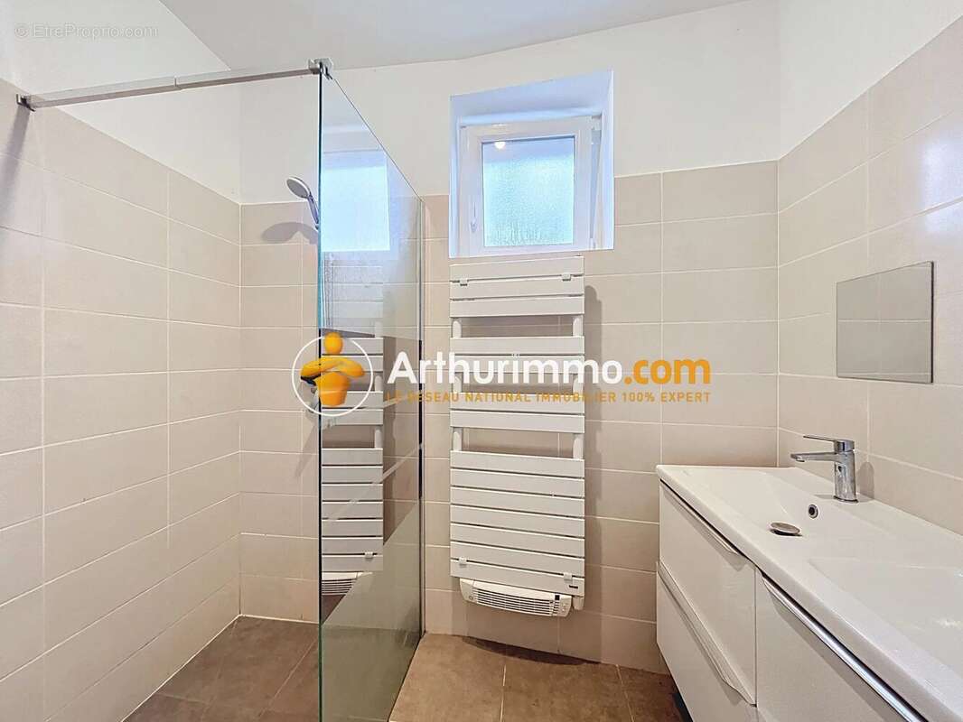 Maison à SAINT-PIERRE-DE-CHANDIEU