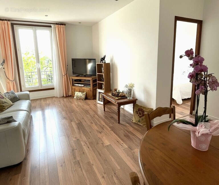 Appartement à SAINT-MAUR-DES-FOSSES