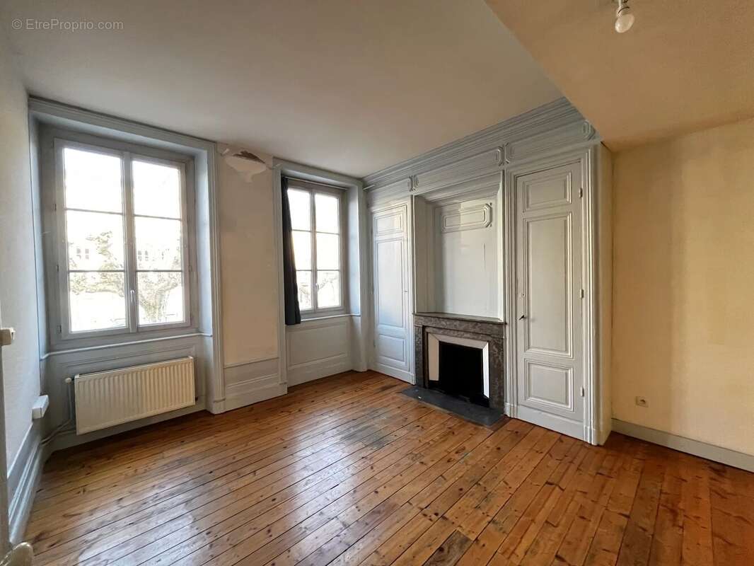 Appartement à JUJURIEUX