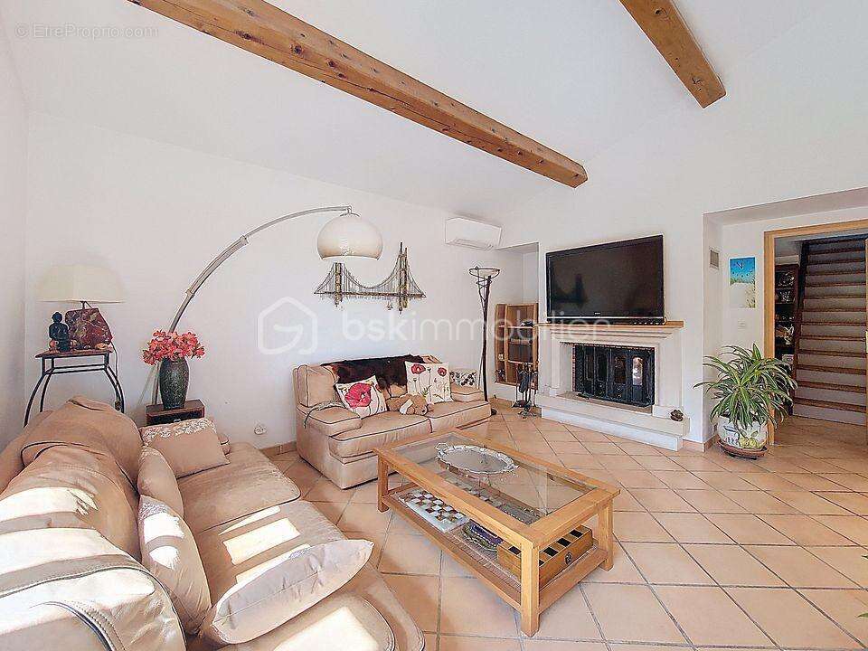 Maison à SOLLIES-VILLE