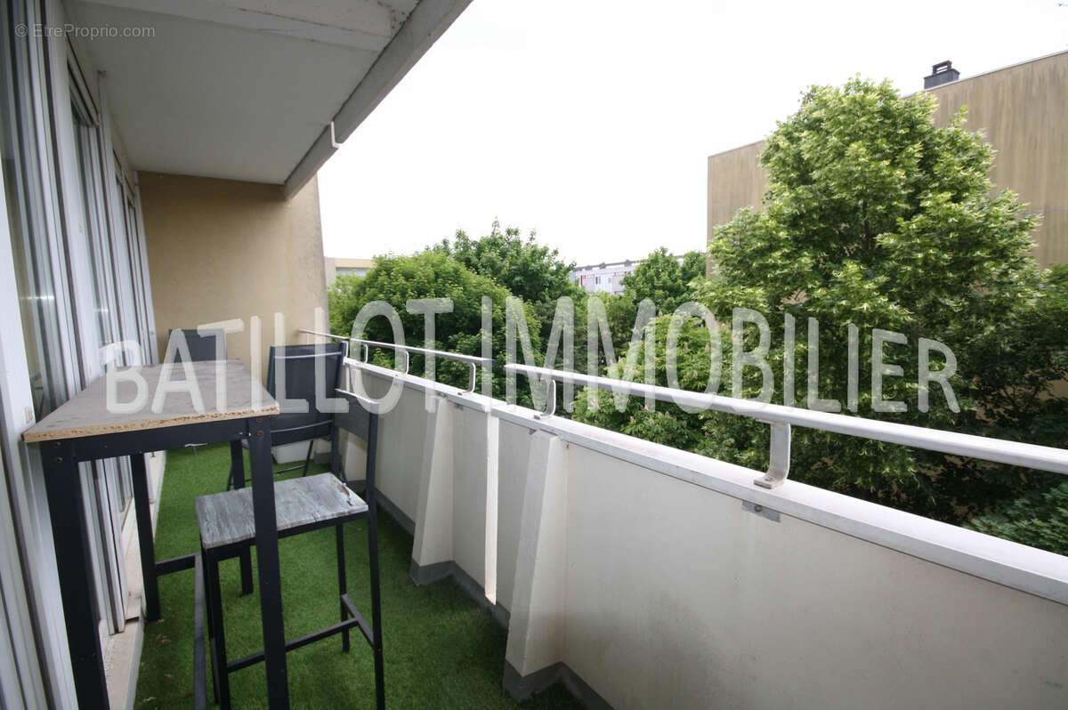 Exclusivité Reims place Luton appartement T 3 avec balcon - photo 2